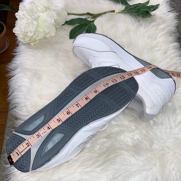 New Balance 928V3 Walking Shoes White Leather Lace Up Sneakers Men's 12.5 6E - Picture 15 of 17